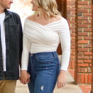 Abercrombie - off the shoulder soft bodysuit - size Medium